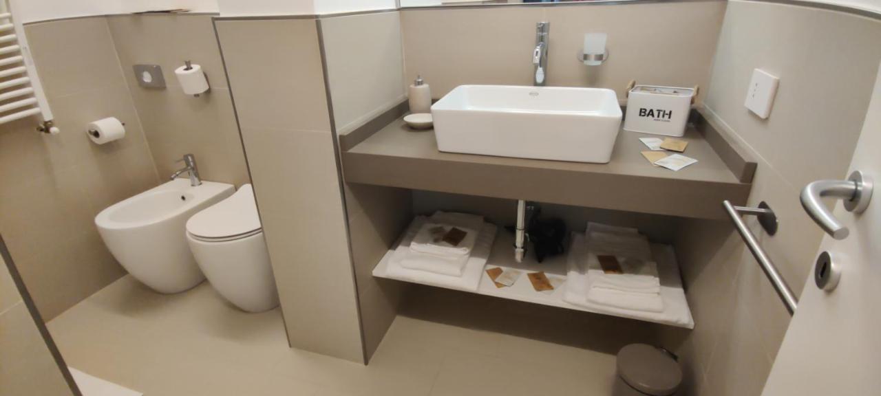Nxt Station Deluxe Apartment Bergamo Luaran gambar