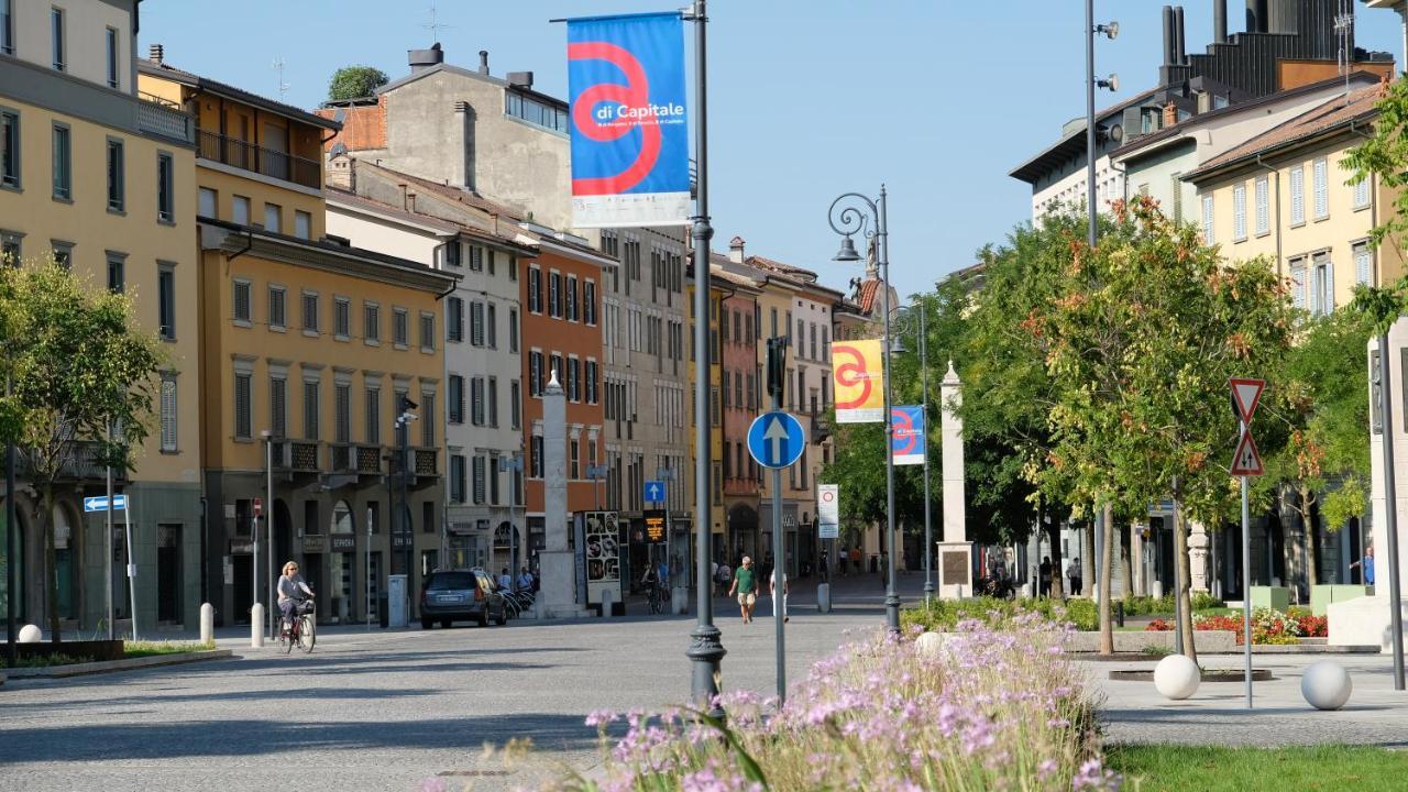 Nxt Station Deluxe Apartment Bergamo Luaran gambar