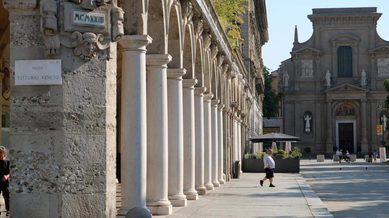 Nxt Station Deluxe Apartment Bergamo Luaran gambar