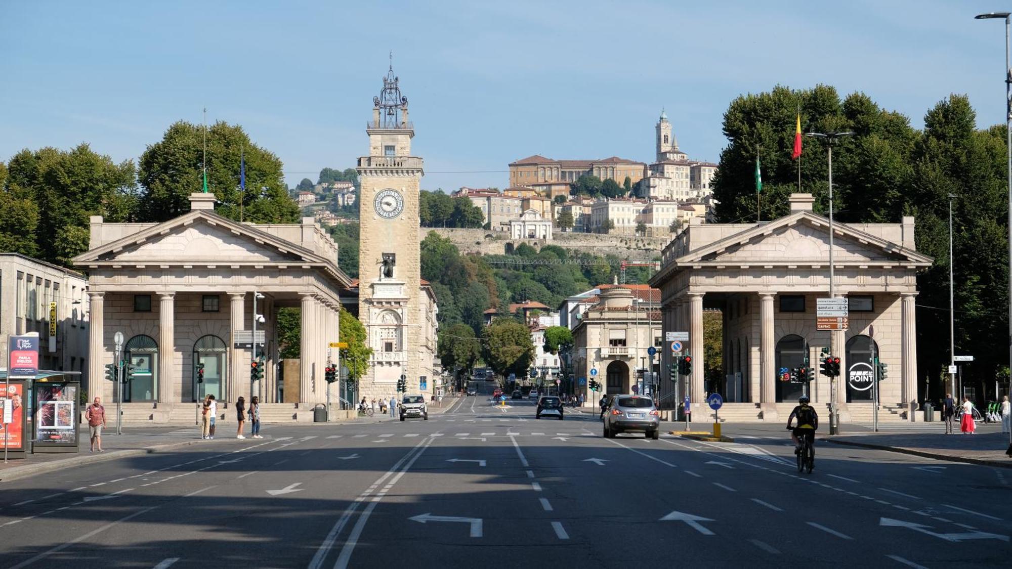 Nxt Station Deluxe Apartment Bergamo Luaran gambar